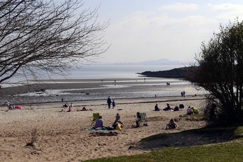 Le vacanze di Pasqua scendono ad un inizio soleggiato