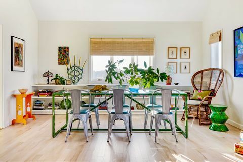 tavolo da pranzo, sedie d'argento, tavolo da pranzo verde