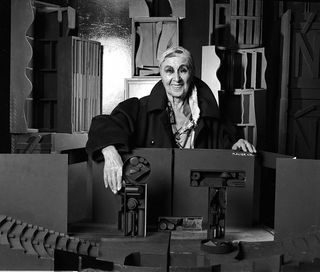 Scultore Louise Nevelson