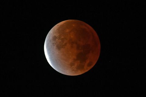 eclissi lunare novembre 2021