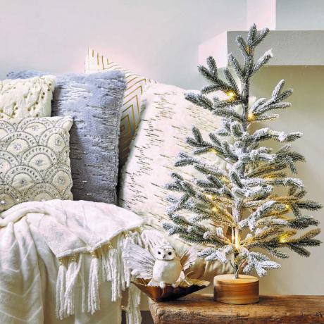 Albero di Natale in abete LED spolverato di neve