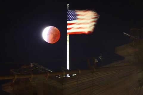 castoro luna eclissi lunare 2021