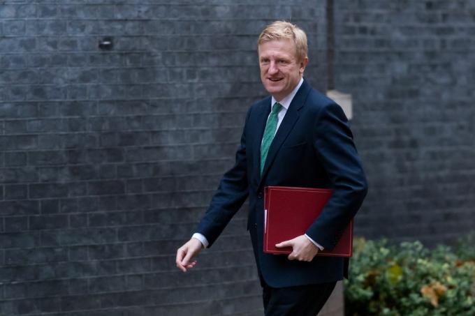 londra, regno unito 17 novembre 2022 il ministro dell'ufficio di gabinetto e cancelliere del ducato di lancaster oliver dowden arriva a downing street per partecipare alla riunione di gabinetto presieduto dal primo ministro rishi sunak a londra, regno unito, il 17 novembre 2022 più tardi oggi, il cancelliere dello scacchiere jeremy hunt dovrebbe delineare la dichiarazione autunnale in la Camera dei Comuni che dovrebbe concentrarsi sull'aumento delle tasse e sul taglio della spesa per risanare le finanze pubbliche tra la crisi del costo della vita e l'inflazione che raggiunge i 111 nel ottobre