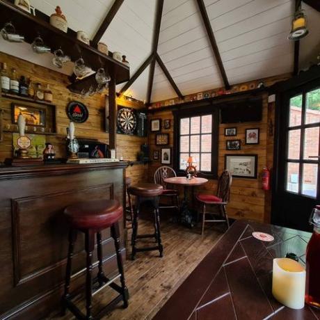 interno del pub in stile inglese