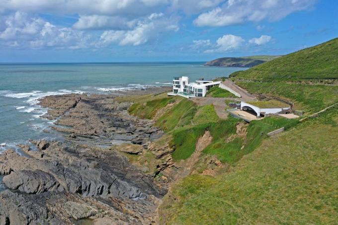 Grand Design Lighthouse, Chesil Cliff House a Croyde, Devon, in vendita