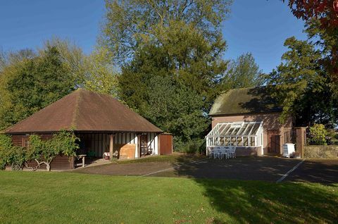 Starborough Castle - Marsh Green - Kent - giardino - Savills