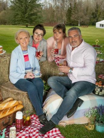 The Great British Bake Off (GBBO) serie 7 su BBC One - Mary Berry, Sue Perkins, Mel Giedroyc, Paul Hollywood