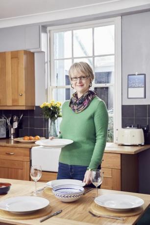 caroline bloor ha recentemente venduto la sua casa di famiglia a favore di un tradizionale cottage con due camere da letto a tunbridge wells, kent