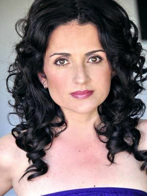 jenni pulos headshot