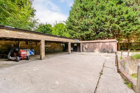 The Bothy - Hertfordshire - garage - Savills