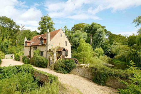 The Old Watermill - Odell - Olly - onthemarket.com - fuori