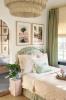Style Bungalow Blogger Stephanie Hill's Apartment Makeover di Danielle Rollins
