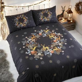 Holly Wreath Christmas Bedding Set Multi