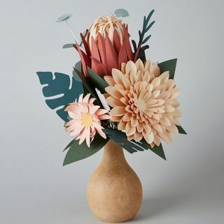 Bouquet di fiori di peonia di carta