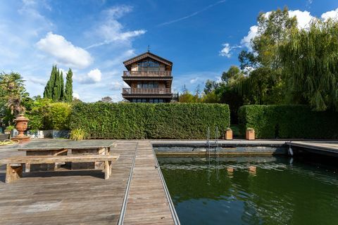 chalet svizzero in vendita, hampton court, surrey