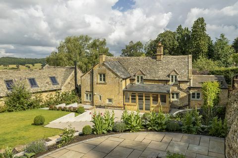 cottage Cotswold ristrutturato in vendita