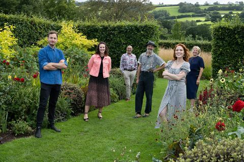 il tuo giardino è reso perfetto tom massey, pip probert, manoj malde, joel bird, angela scanlon, helen elks smith